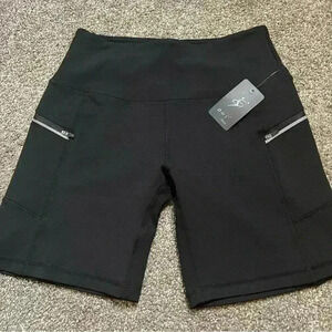 Woman’s 0 to S short